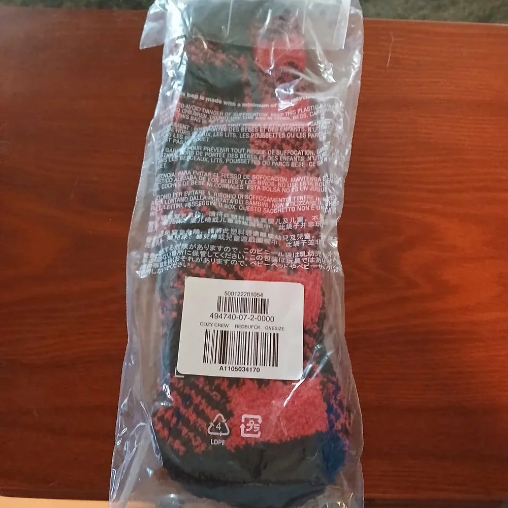 Old Navy Women;s Cozy Socks Red and Black Buffalo Plaid OS NIP